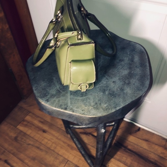 Madison & Max Vintage Purse Olive Green - Picture 3 of 9